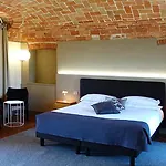 Отель Tota Virginia Antico Podere 4*