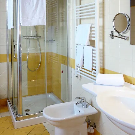 Tota Virginia Antico Podere ホテル セッラルンガ・ダルバ