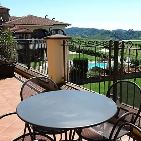 Tota Virginia Antico Podere セッラルンガ・ダルバ