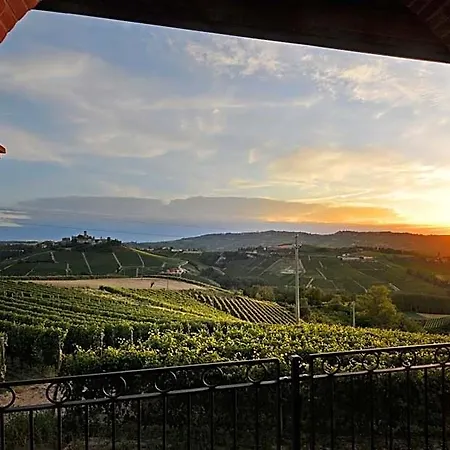 Tota Virginia Antico Podere Отель Серралунга-д'Альба