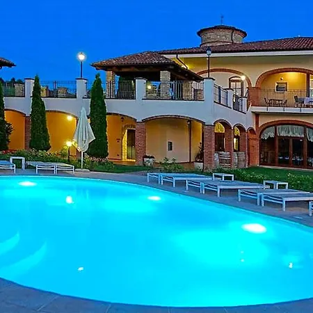 Tota Virginia Antico Podere 4* Серралунга-д'Альба