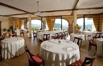 Tota Virginia Antico Podere 4* Serralunga d'Alba