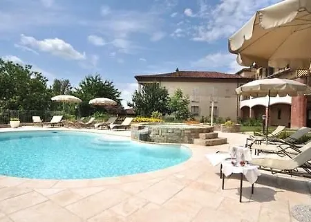 Tota Virginia Antico Podere Hotel