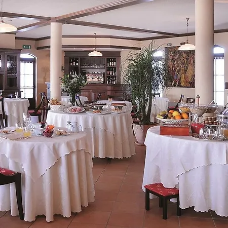 Tota Virginia Antico Podere Hotel Serralunga d'Alba
