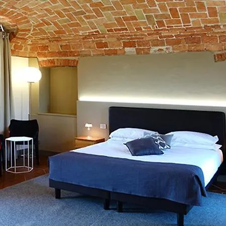 Отель Tota Virginia Antico Podere 4*