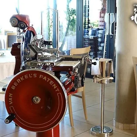 Hotel Tota Virginia Antico Podere 4*