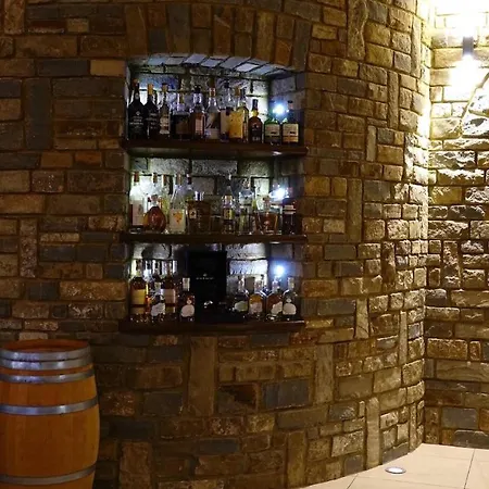 Tota Virginia Antico Podere 4* Serralunga d'Alba