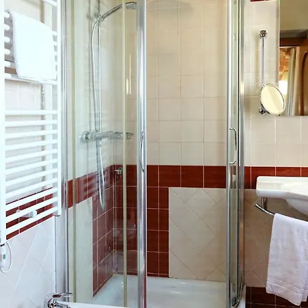 Tota Virginia Antico Podere Serralunga d'Alba