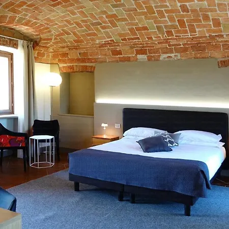 Tota Virginia Antico Podere Hotel Serralunga d'Alba