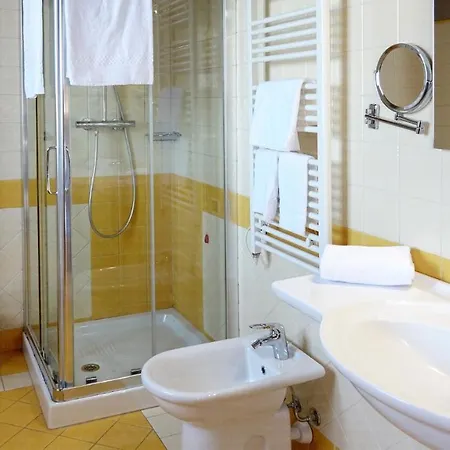 Tota Virginia Antico Podere セッラルンガ・ダルバ