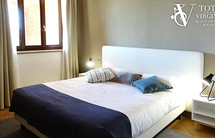 Tota Virginia Antico Podere Hotel